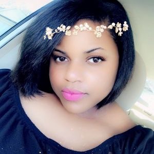 Meet your Posher, Yasmine